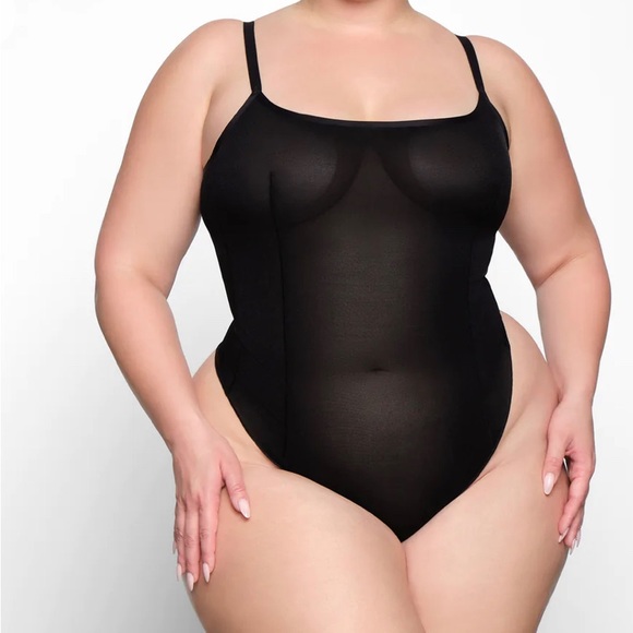 SKIM - SHEER SCULPT THONG BODYSUIT - (2)M - Picture 2 of 7